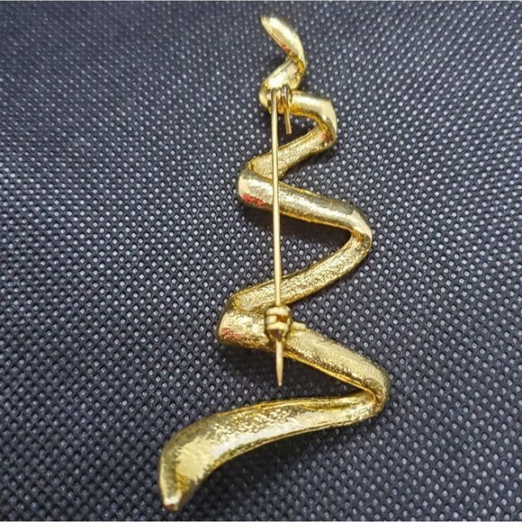 Vintage Gold Wavy Brooch  - Picture 3 of 3